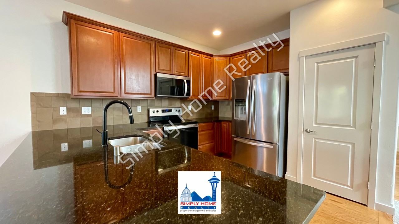 5228 54th Ave Se - Photo 4 of 26