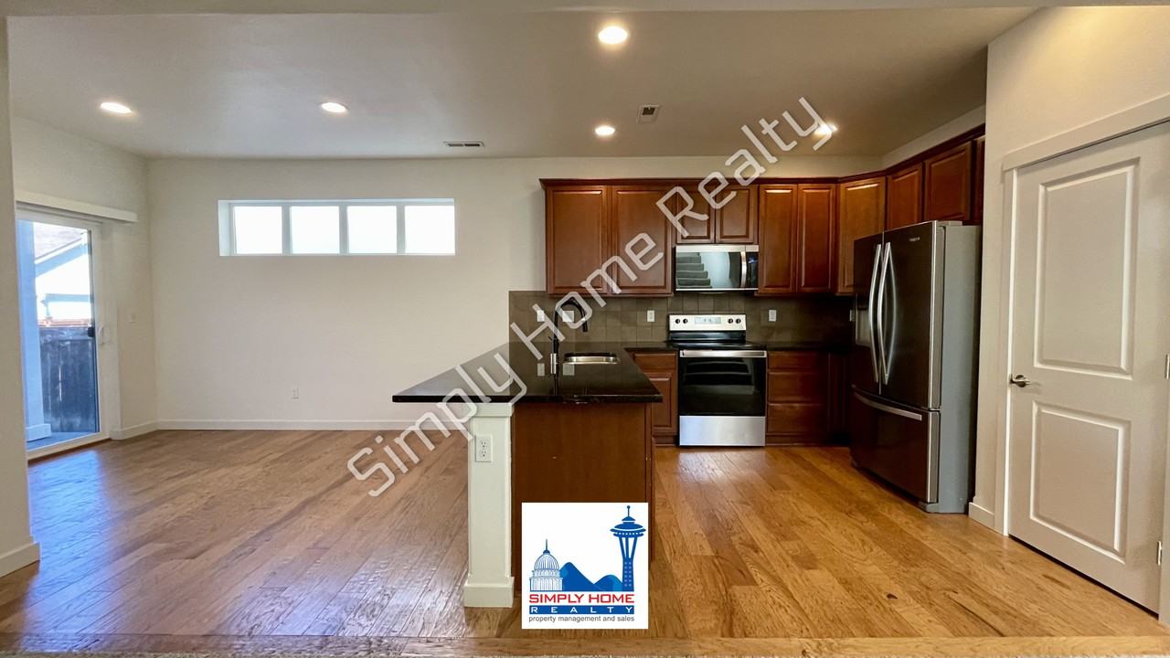 5228 54th Ave Se - Photo 5 of 26