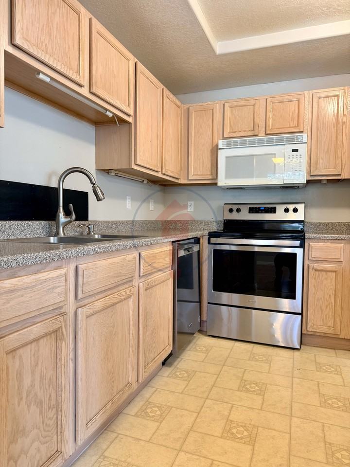 1759 Anson Dr - Photo 3 of 19
