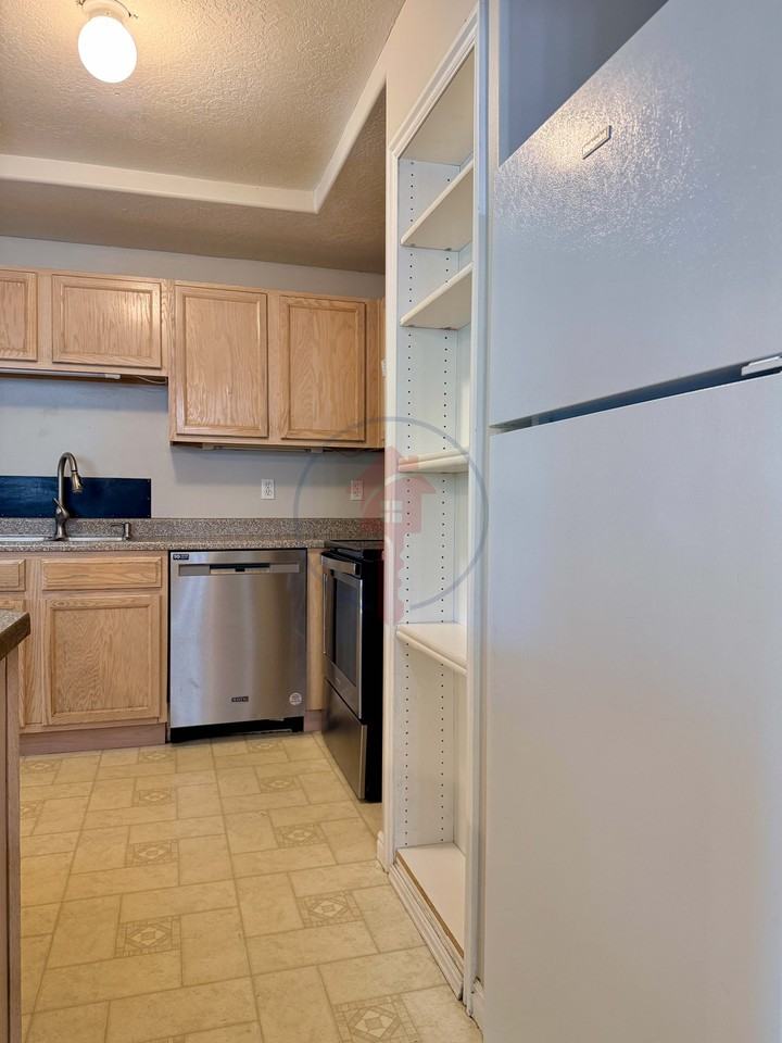 1759 Anson Dr - Photo 4 of 19