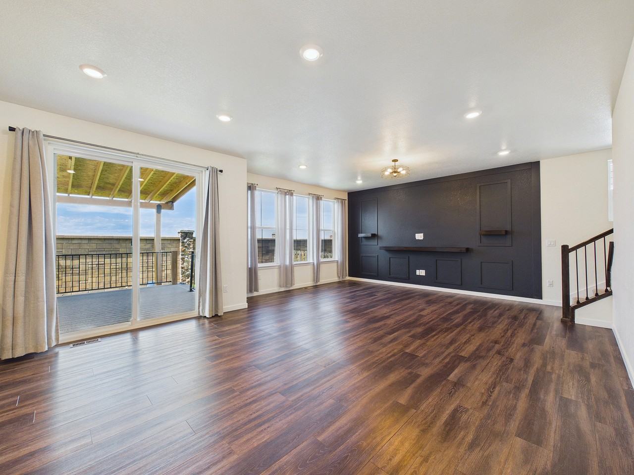10985 Ursula St - Photo 3 of 39