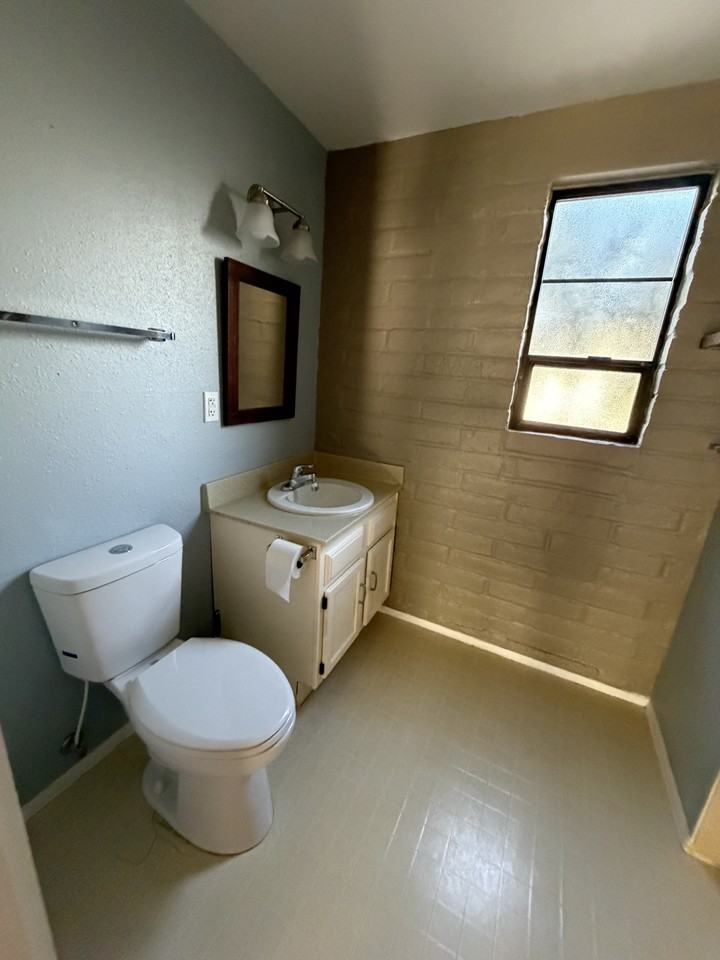 403 S Paseo Tierra #B - Photo 6 of 11