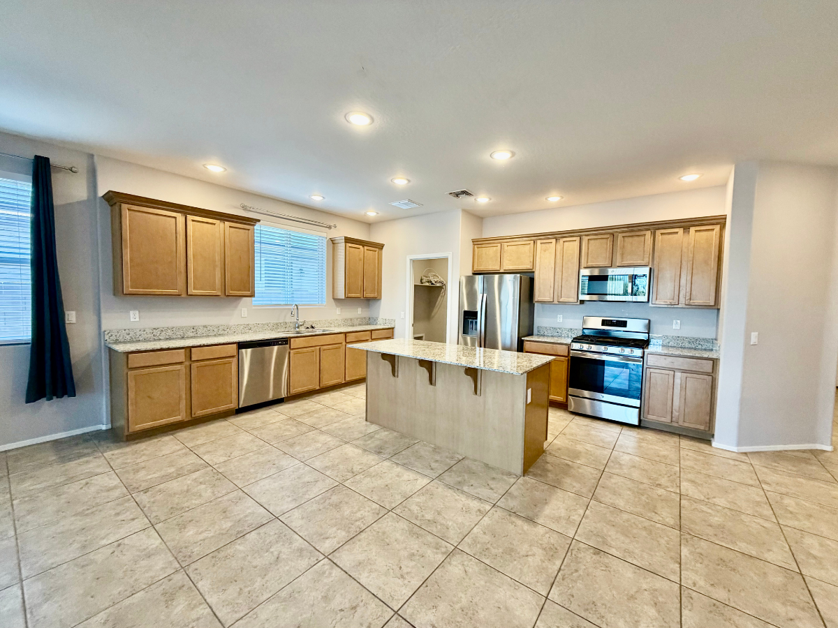 13484 W Range Mule Dr - Photo 7 of 17
