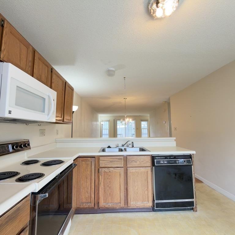 48 Castlegate Dr - Photo 4 of 19