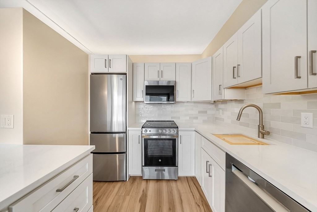29 Concord Ave - Photo 4 of 14