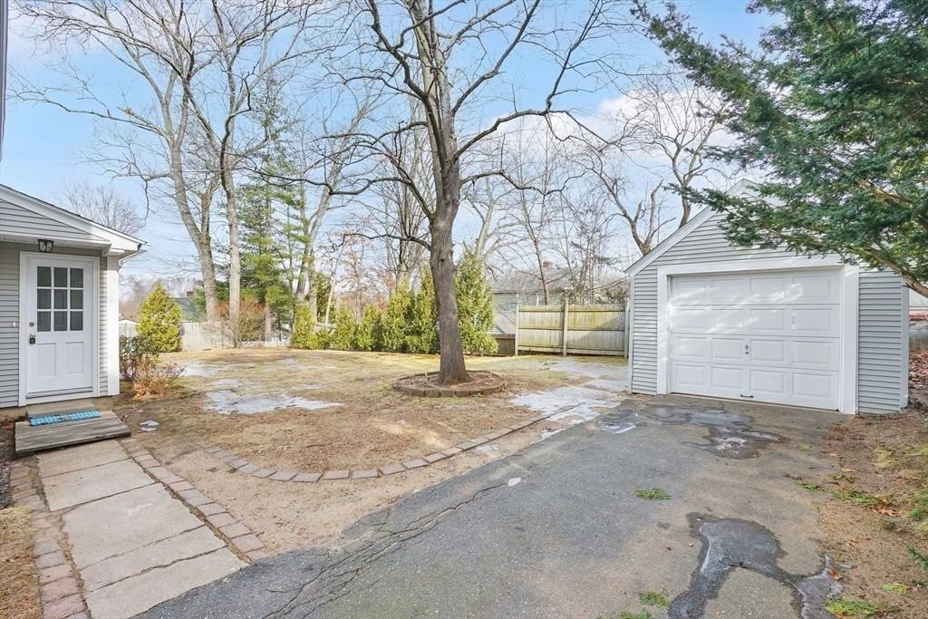 231 Dayton St - Photo 3 of 26