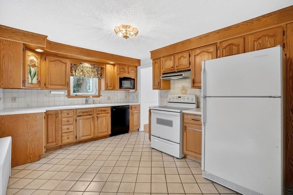 231 Dayton St - Photo 4 of 26