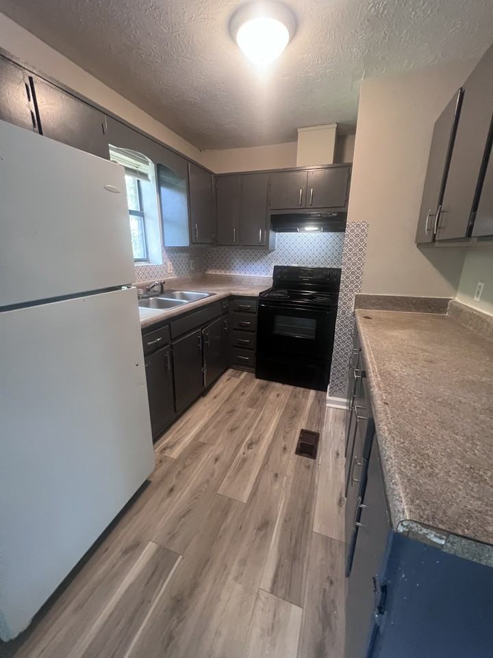 155 Castleman Rd - Photo 3 of 19