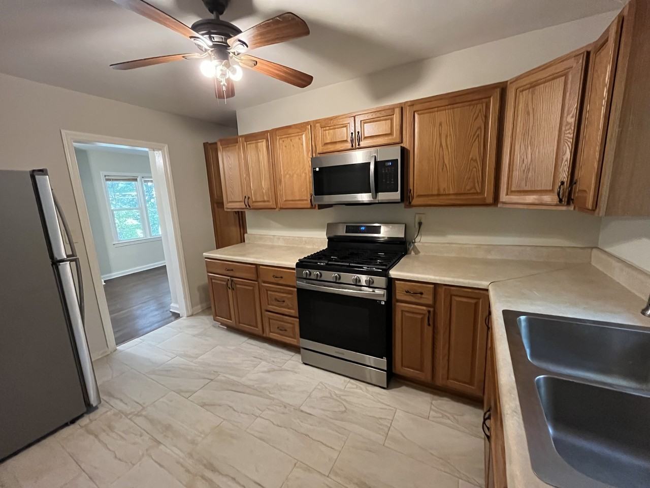 269 Florida Ave Sw - Photo 7 of 35