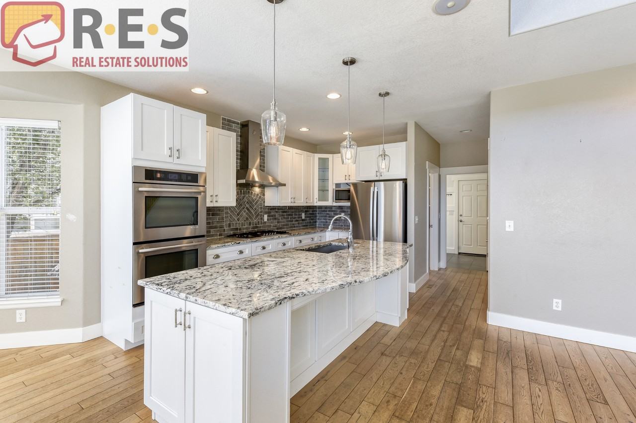 1698 Peridot Ln - Photo 2 of 22