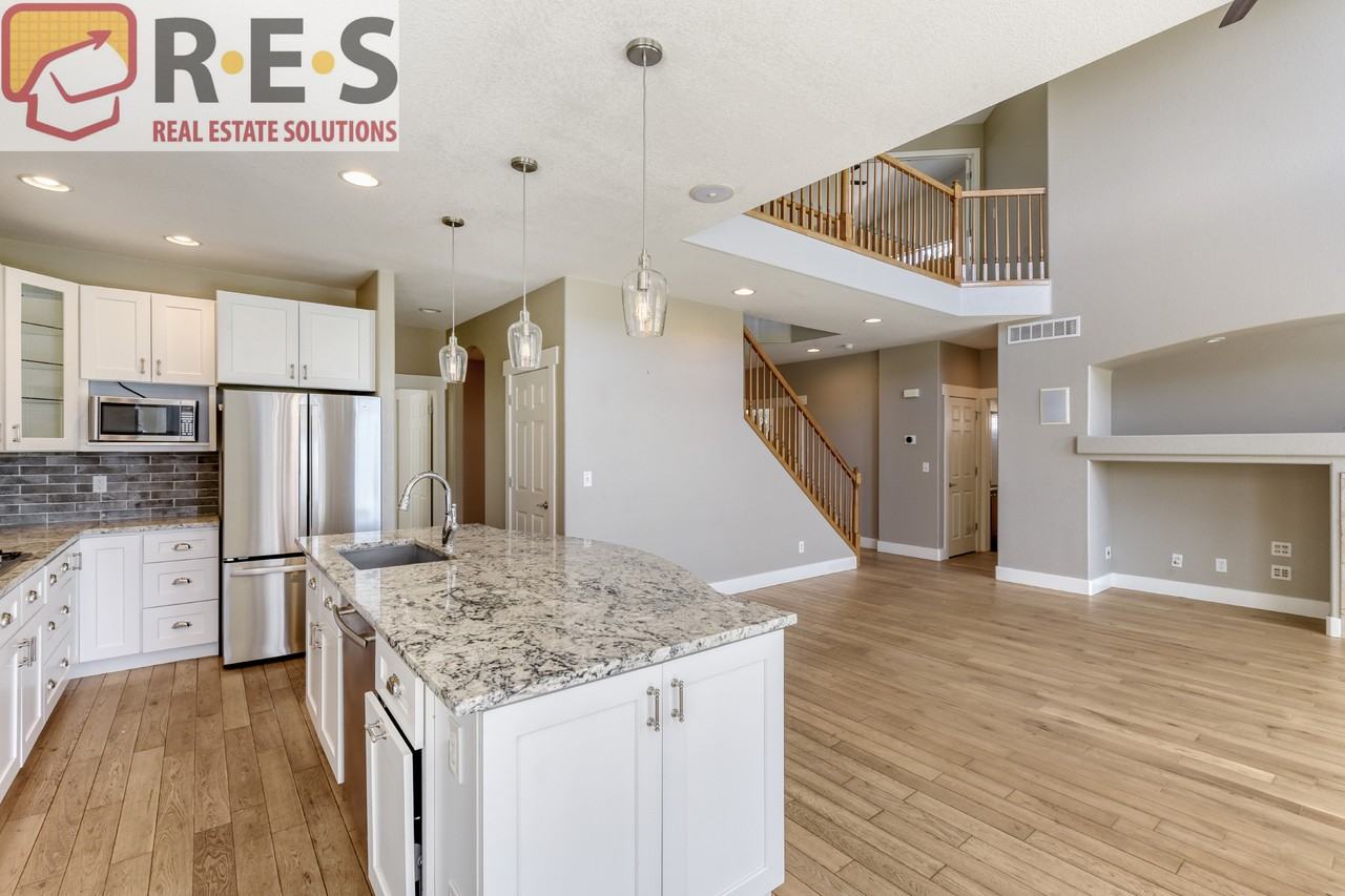 1698 Peridot Ln - Photo 3 of 22