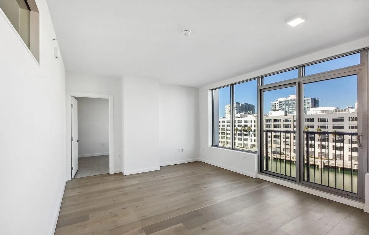 1000 3rd St #707 - Photo 4 of 33