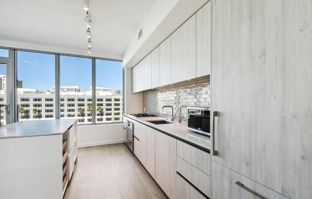 1000 3rd St #707 - Photo 7 of 33