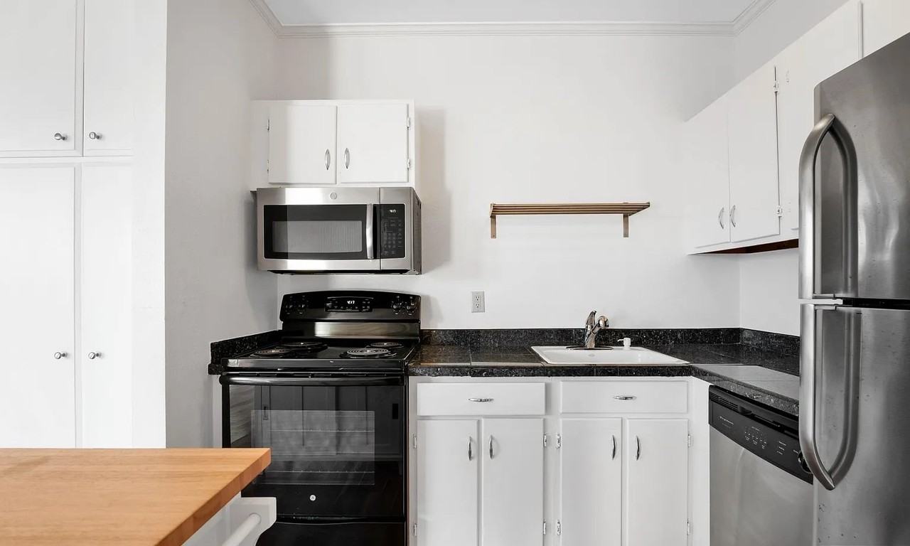 2420 Geary Blvd #A - Photo 2 of 24