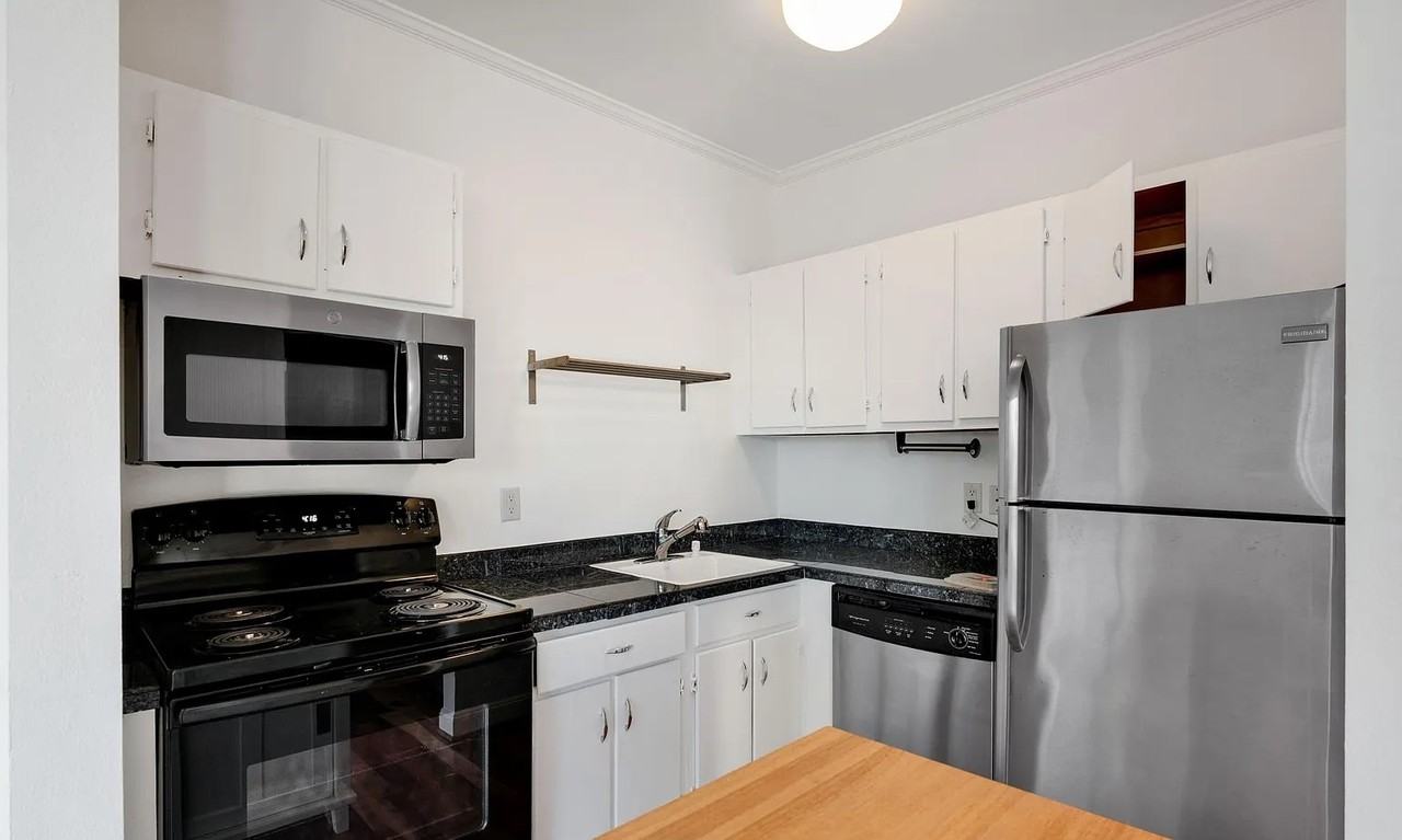 2420 Geary Blvd #A - Photo 3 of 24