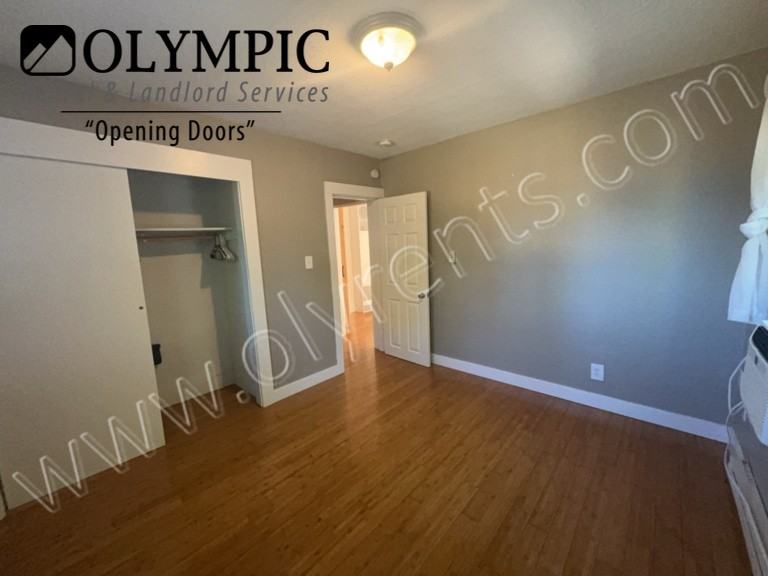 502 Sawyer St Se - Photo 6 of 23
