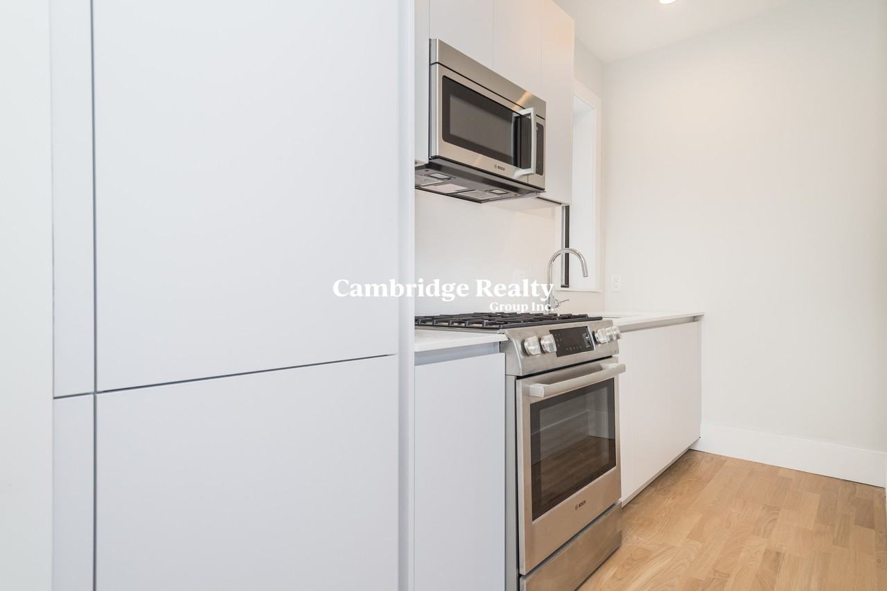4 Elko St #7T - Photo 5 of 12