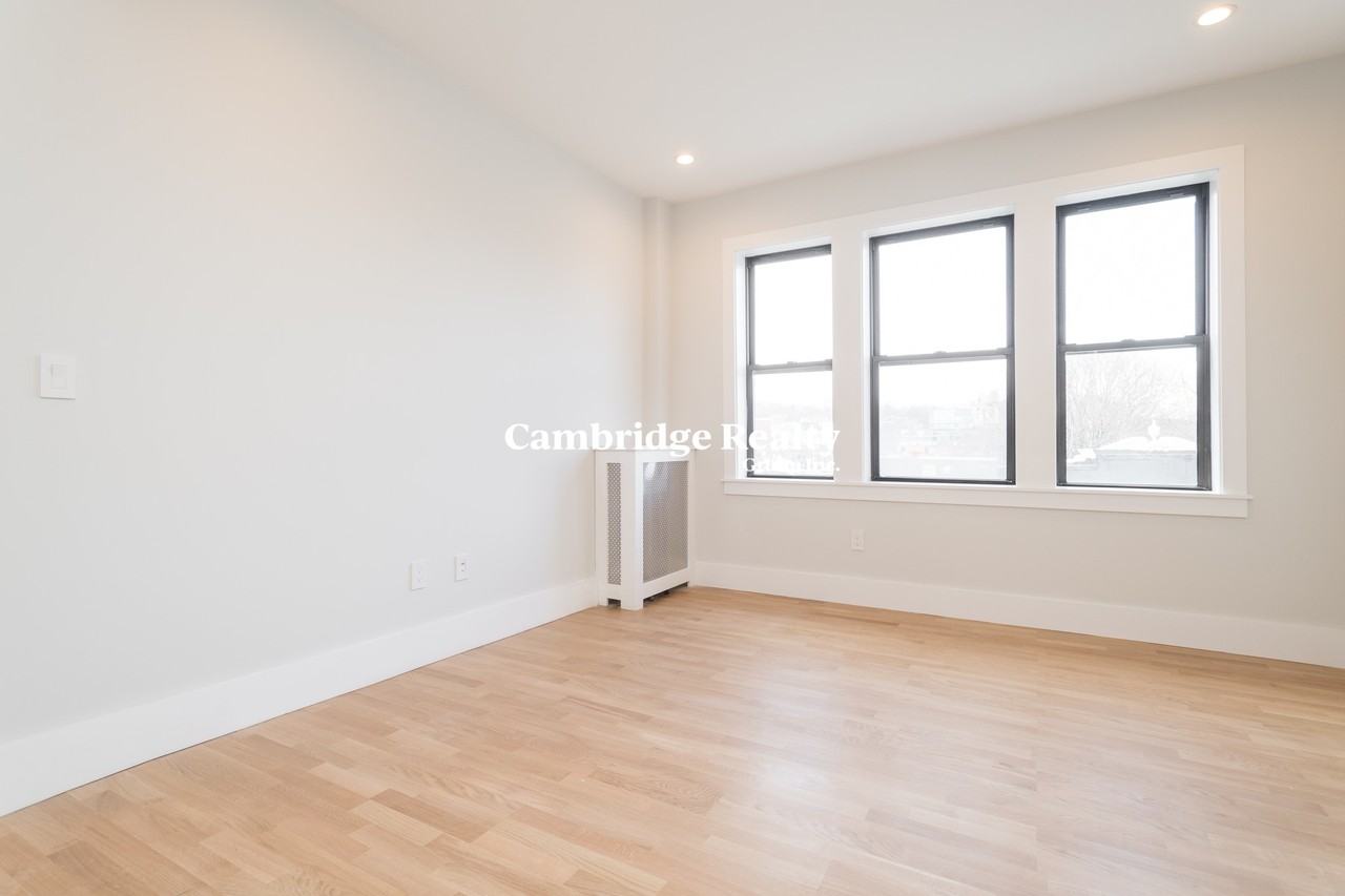 4 Elko St #7T - Photo 6 of 12