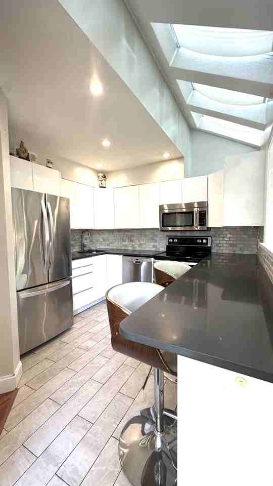 5 Chase Ln #5 - Photo 2 of 20