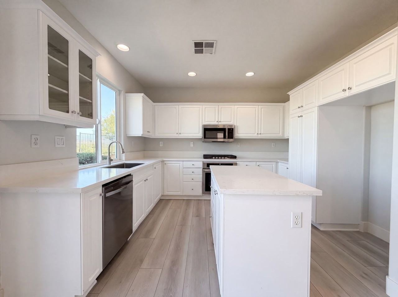 27922 Periwinkle Ln #NA - Photo 3 of 16