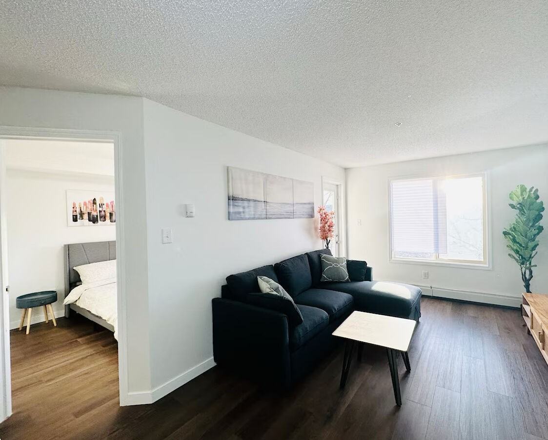 11803 - 11803 22 Ave Sw - Photo 2 of 9