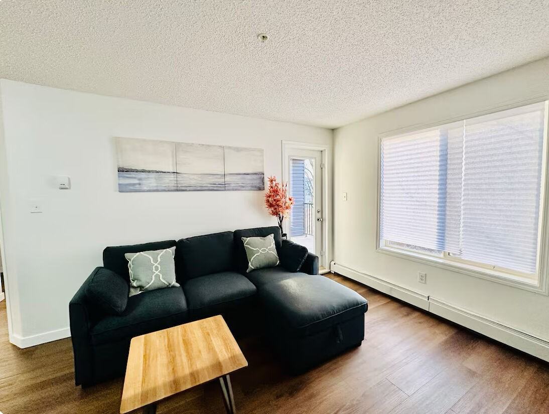 11803 - 11803 22 Ave Sw - Photo 3 of 9