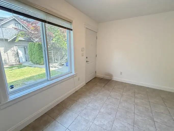 2629 Pandora St - Photo 4 of 12
