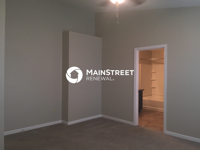 2220 Rossington Ln - Photo 3 of 15