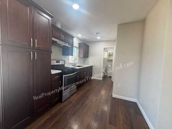 36420 Sierra Hwy - Photo 2 of 15