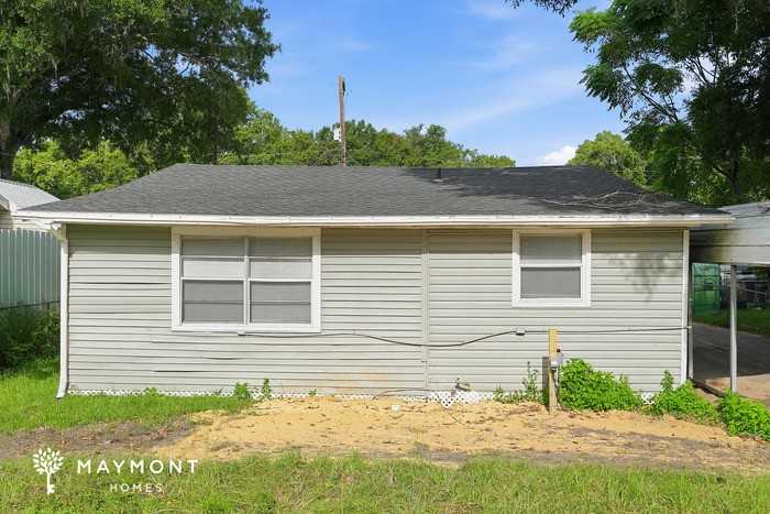 228 S Eastside Dr - Photo 5 of 15