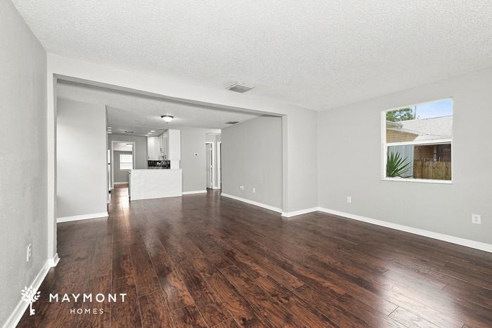 228 S Eastside Dr - Photo 6 of 15