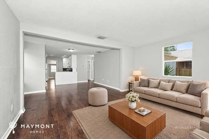 228 S Eastside Dr - Photo 6 of 15
