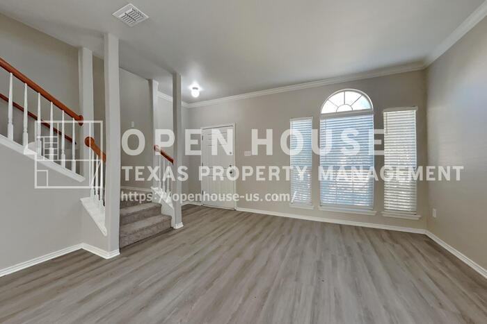8841 Noontide Dr - Photo 6 of 25