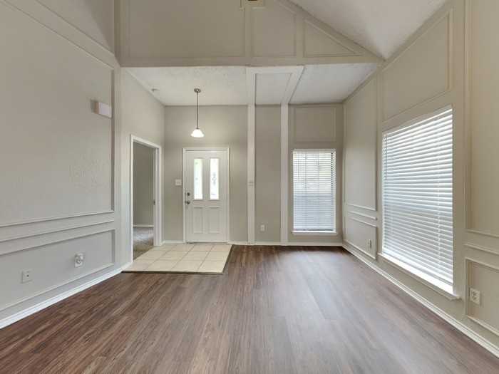 104 Ne Timber Ridge Dr - Photo 5 of 24