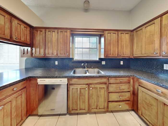 104 Ne Timber Ridge Dr - Photo 7 of 24