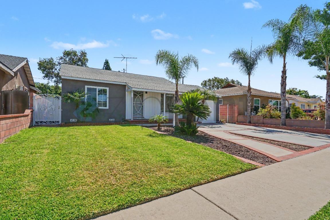 14452 Dartmoor Ave - Photo 2 of 31