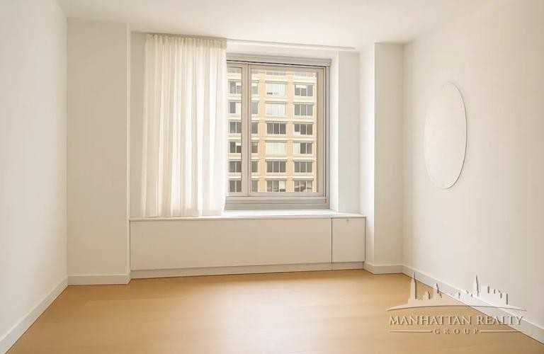 E 46th St #1503 - Photo 7 of 10