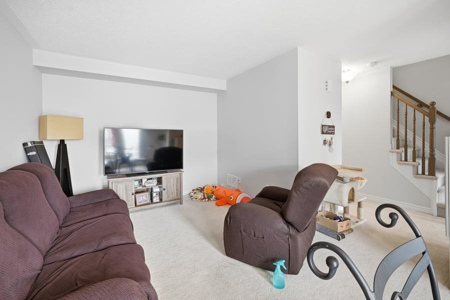 84 Feathertop Lane - Photo 3 of 13