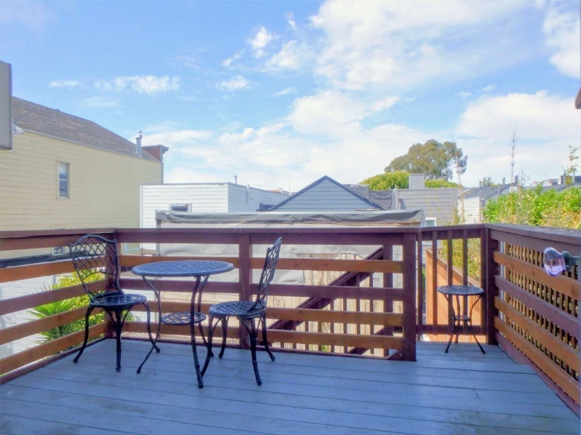 1856 Green St #5 - Photo 5 of 15