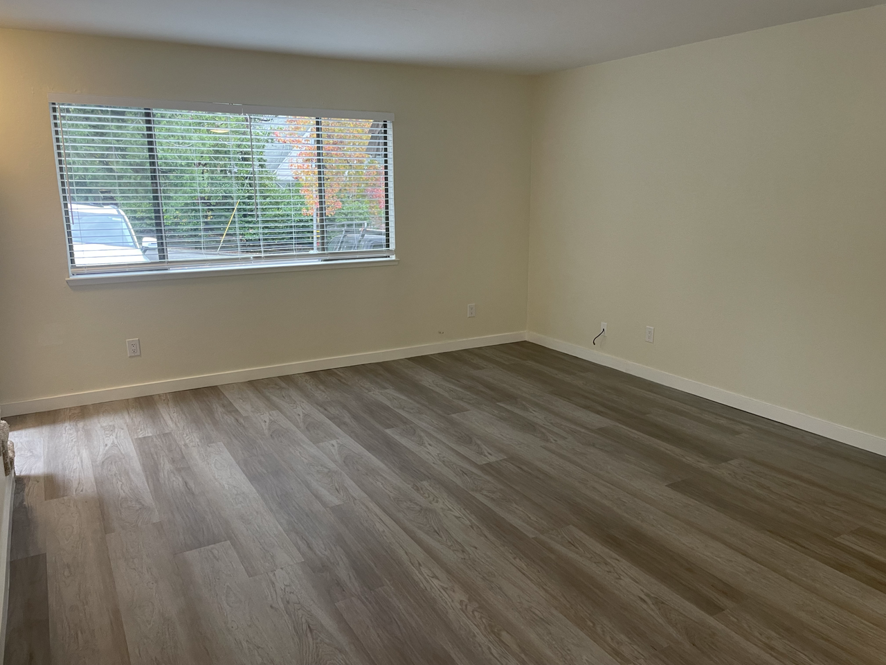 435 Henderson St #4 - Photo 4 of 6