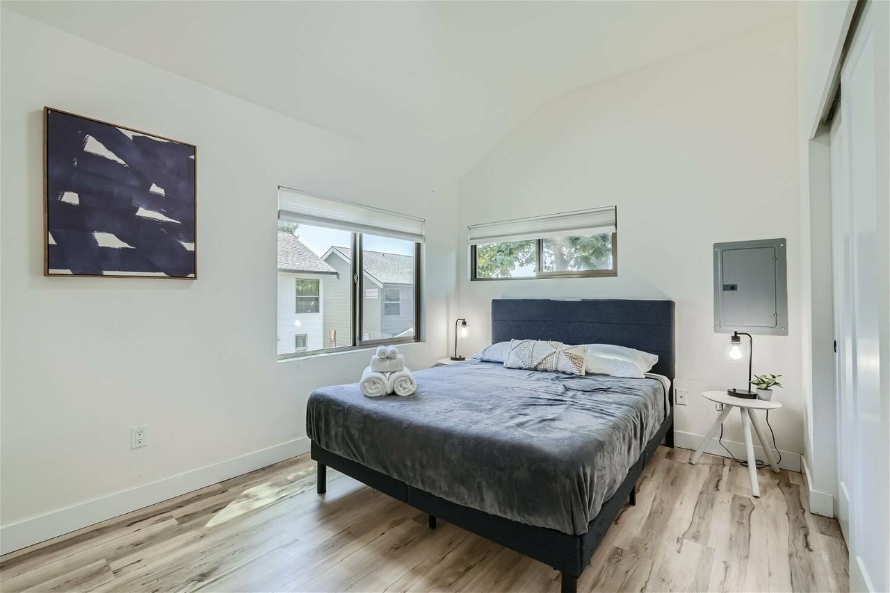 9443 5th Ave Sw - Photo 5 of 11