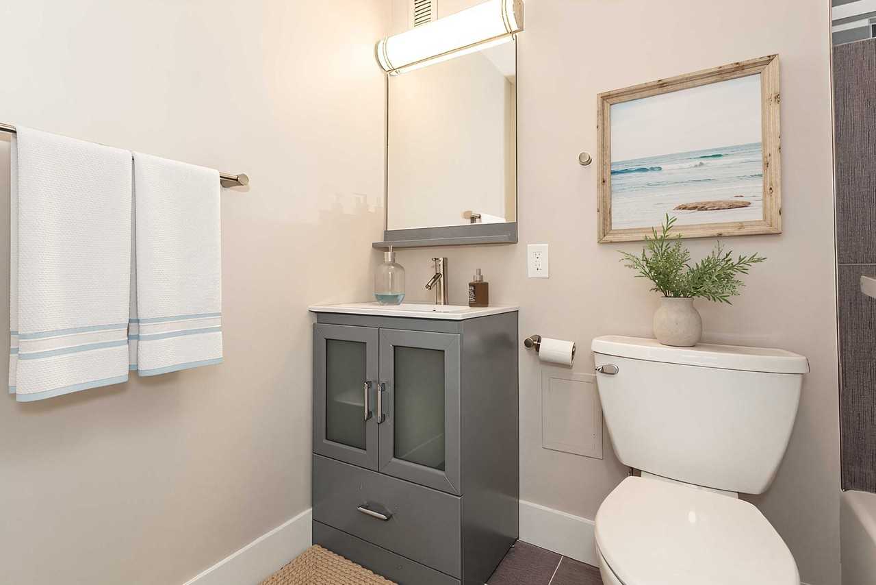 42 8th St #5519 - Photo 5 of 12