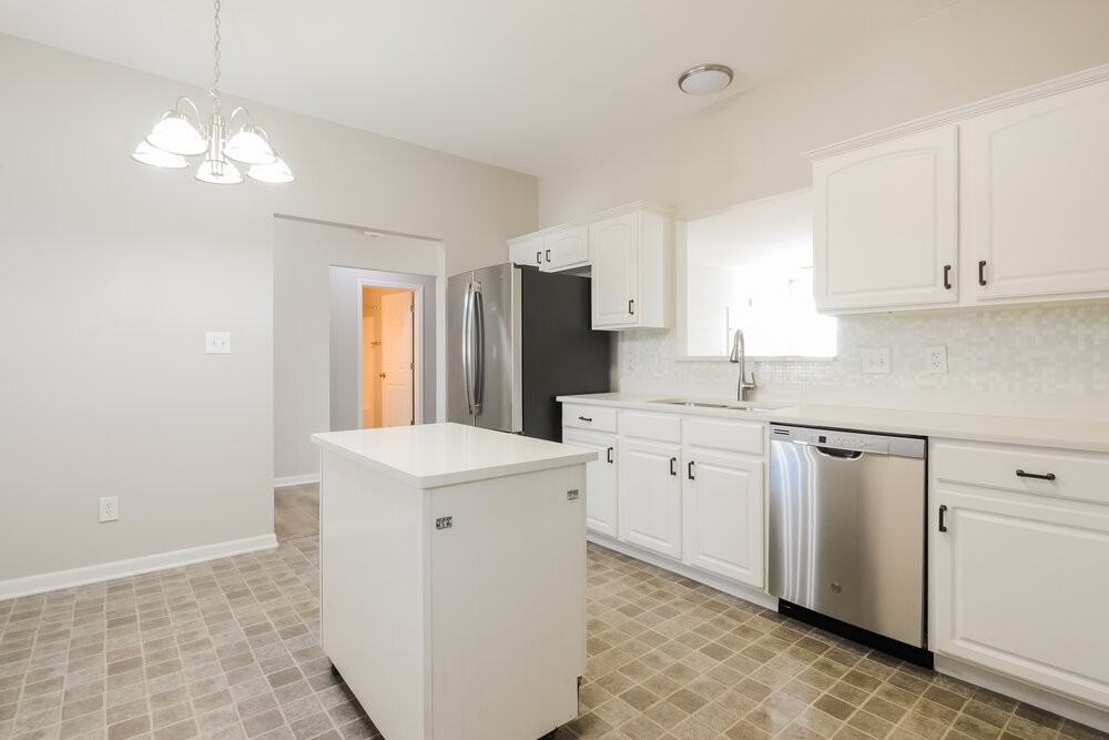 10915 Muddy River Rd - Photo 7 of 16