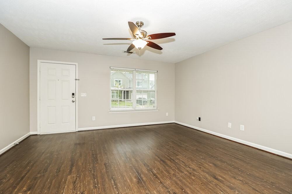 9244 Thomason Trl - Photo 4 of 17