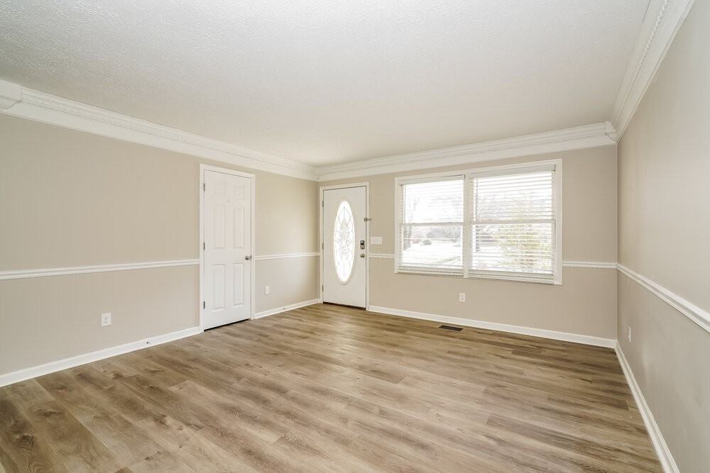 5112 Beechwood Rd - Photo 3 of 16