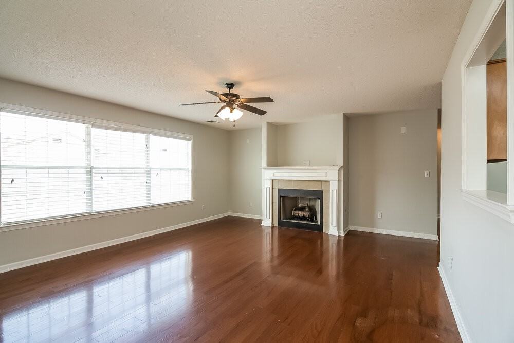 1851 Timber Way N - Photo 2 of 15