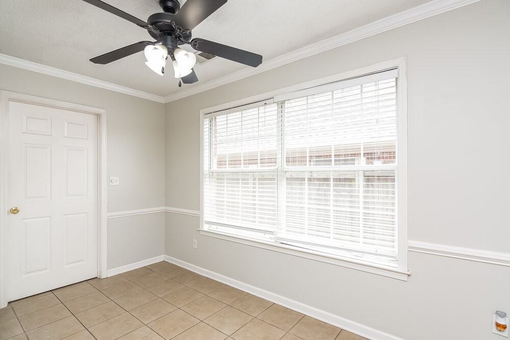 1851 Timber Way N - Photo 3 of 15