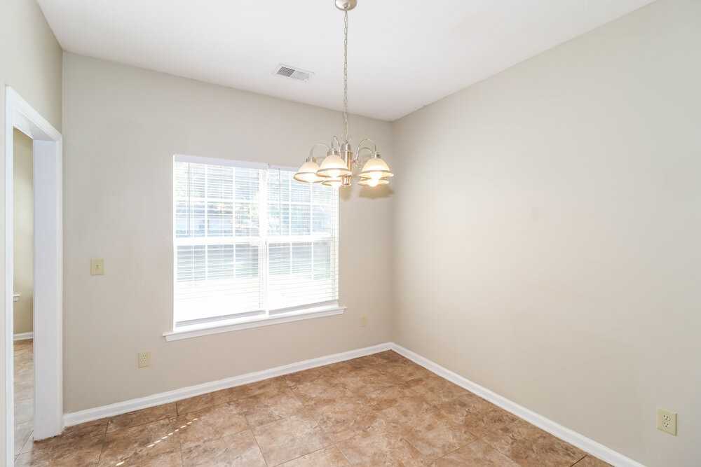 105 Keough Rd - Photo 6 of 16