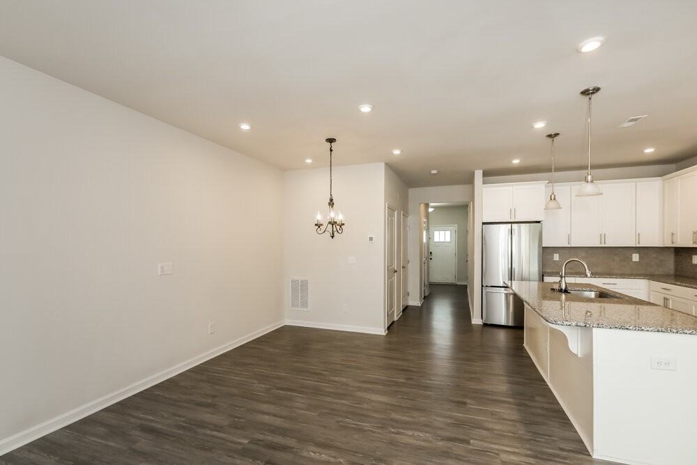 307 Pond Place Ln - Photo 6 of 17