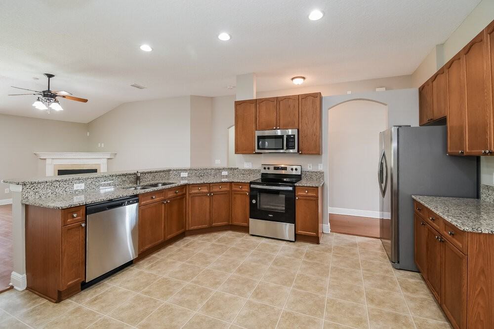 1311 Yellow Jacket Ct - Photo 7 of 16